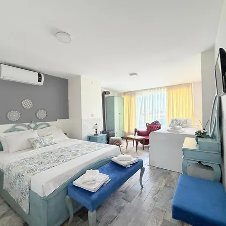 Cunda Morisi Нощувка със закуска (B & B) 3*
